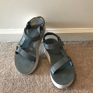Platform Tevas